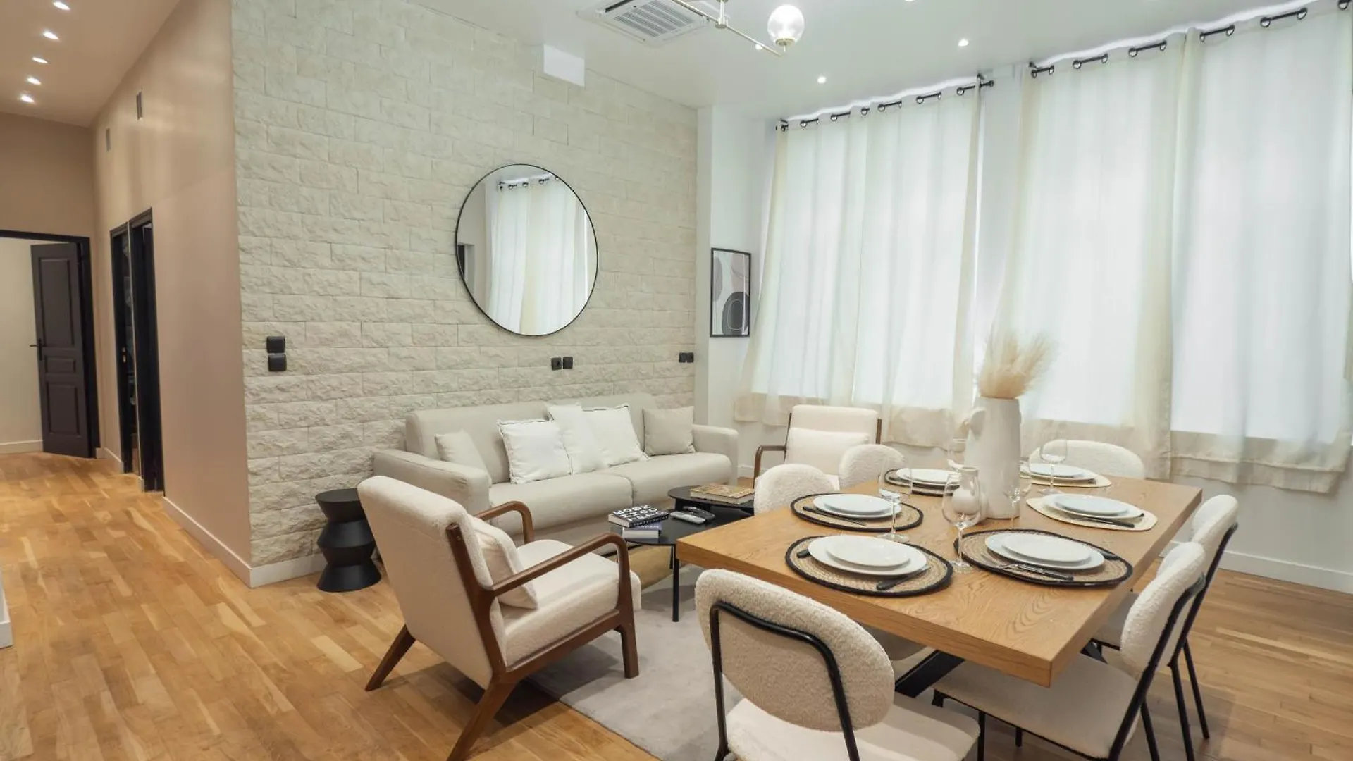 Center Of By Prestige 파리